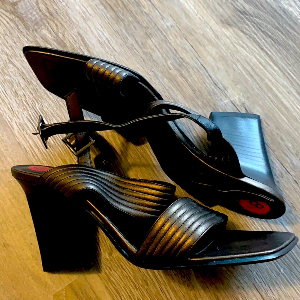 Anne Klein made in Italy heels sz 8 1/2